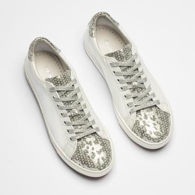 Ниски спортни обувки Vasilena white / silver efekt